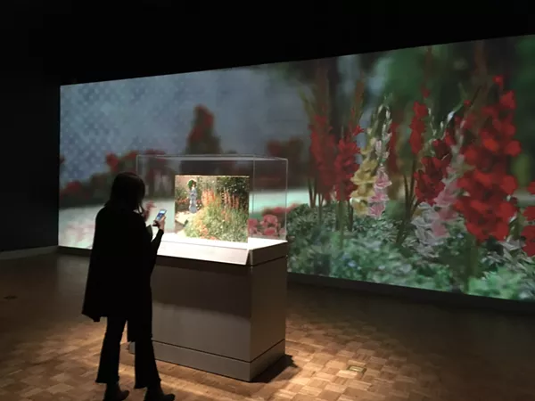 Monet's “Rounded Flower Bed (Corbeille de fleurs),” presented in an immersive garden. - Lee DeVito