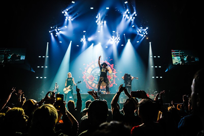 Review: Guns N’ Roses’ show restraint in Detroit