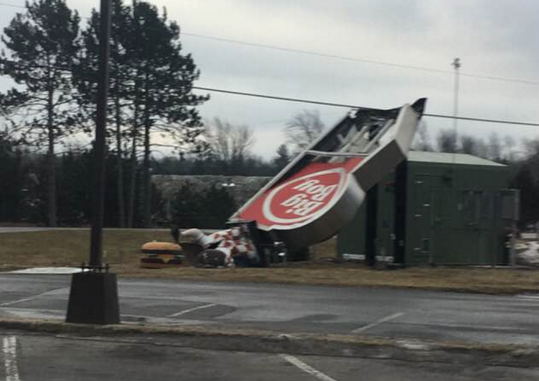 Big Boy sign face-plants in northern Michigan (3)