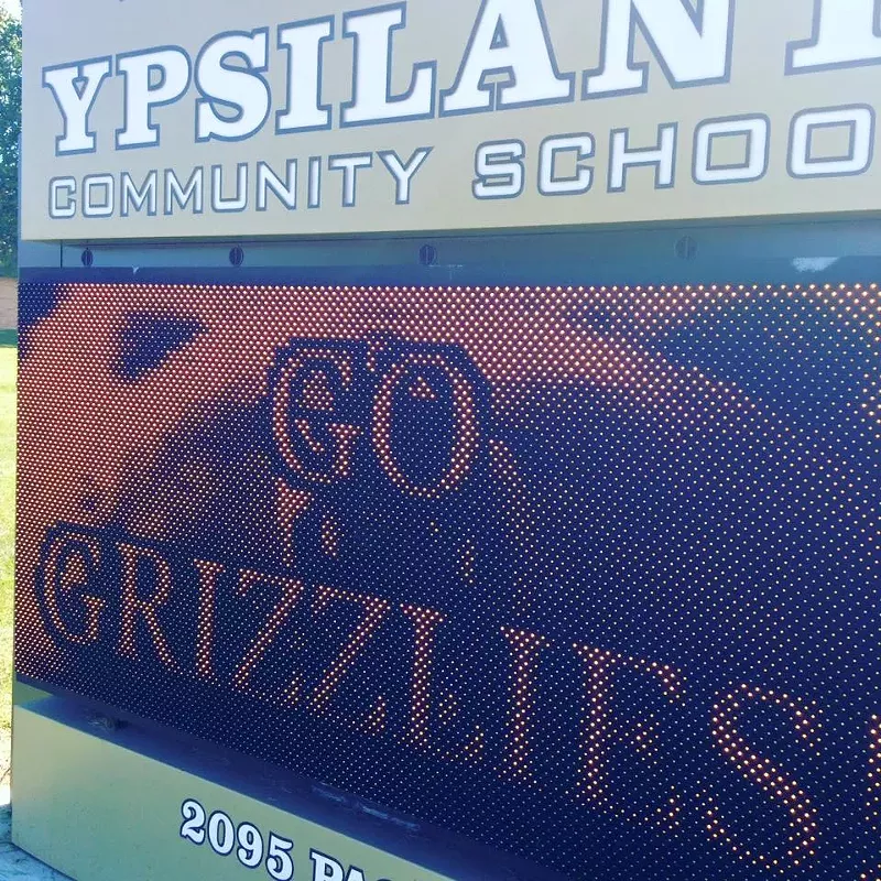 Bomb threat closes Ypsilanti Middle School
