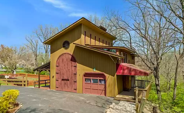 This $1.5 million Southfield mid-century modern home once belonged to a famed opera singer