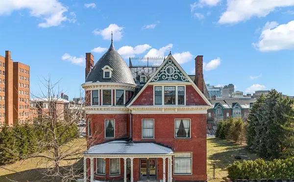Brush Park mansion