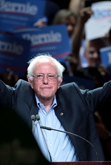 Sanders at a town meeting in Phoenix, Arizona, July 2015