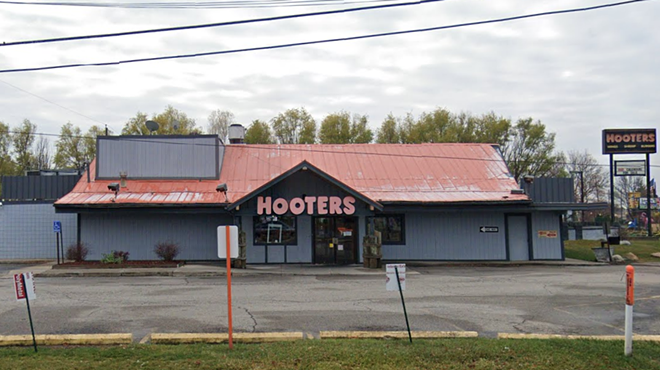 The Roseville Hooters was starting to look a bit worn down.