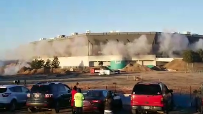 Pontiac Silverdome implosion off to a Lions-like start with failed detonation
