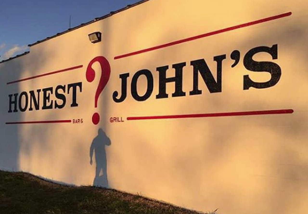 Honest Johns, 488 Selden St., Detroit
Photo via @detroitsignpainters