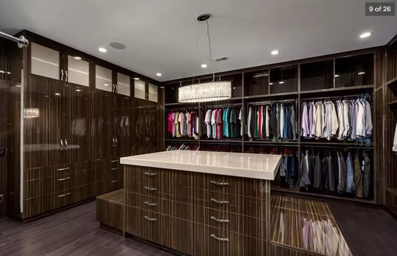 The One With the Glorious Closet 
$3,339,000 
1389 Pilgrim Ave, Birmingham 
5 beds, 9 bathrooms