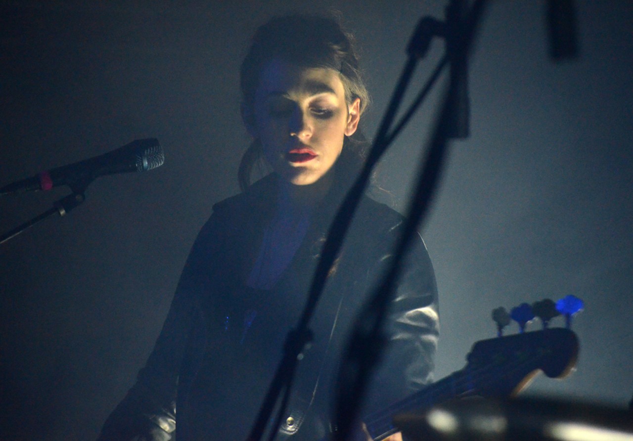 Photos from Wolf Alice's show at the Shelter