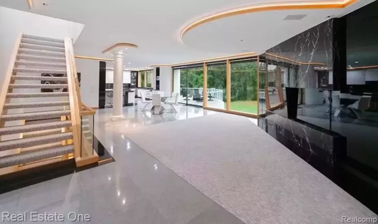 This 2.2 million glass house in Franklin is for sale let's take a