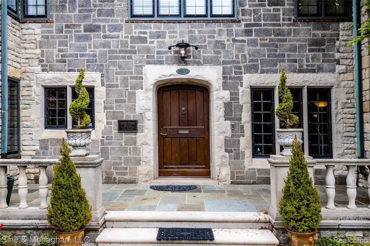 This $1.39 million Grosse Pointe Park home built by architect Wallace Frost has several selfie-worthy tiled bathrooms &#151;&nbsp;let's take a tour