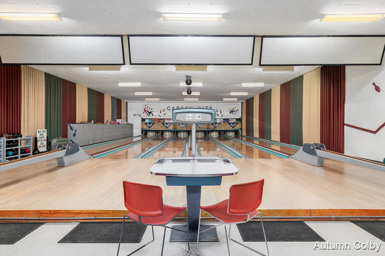 This Old School Michigan Bowling Alley Is For Sale For Just 130k — Let