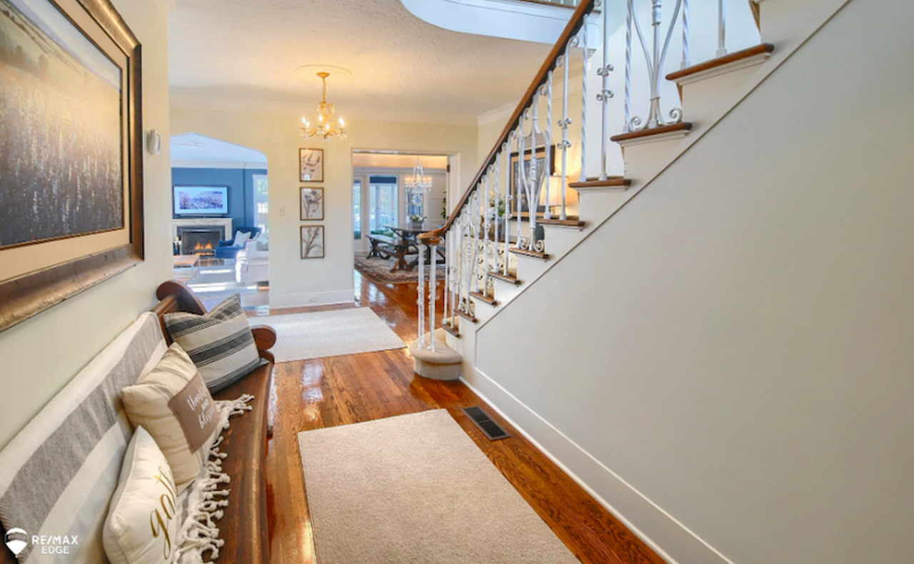 This Flint masnion is on sale for $495K — let's take a tour