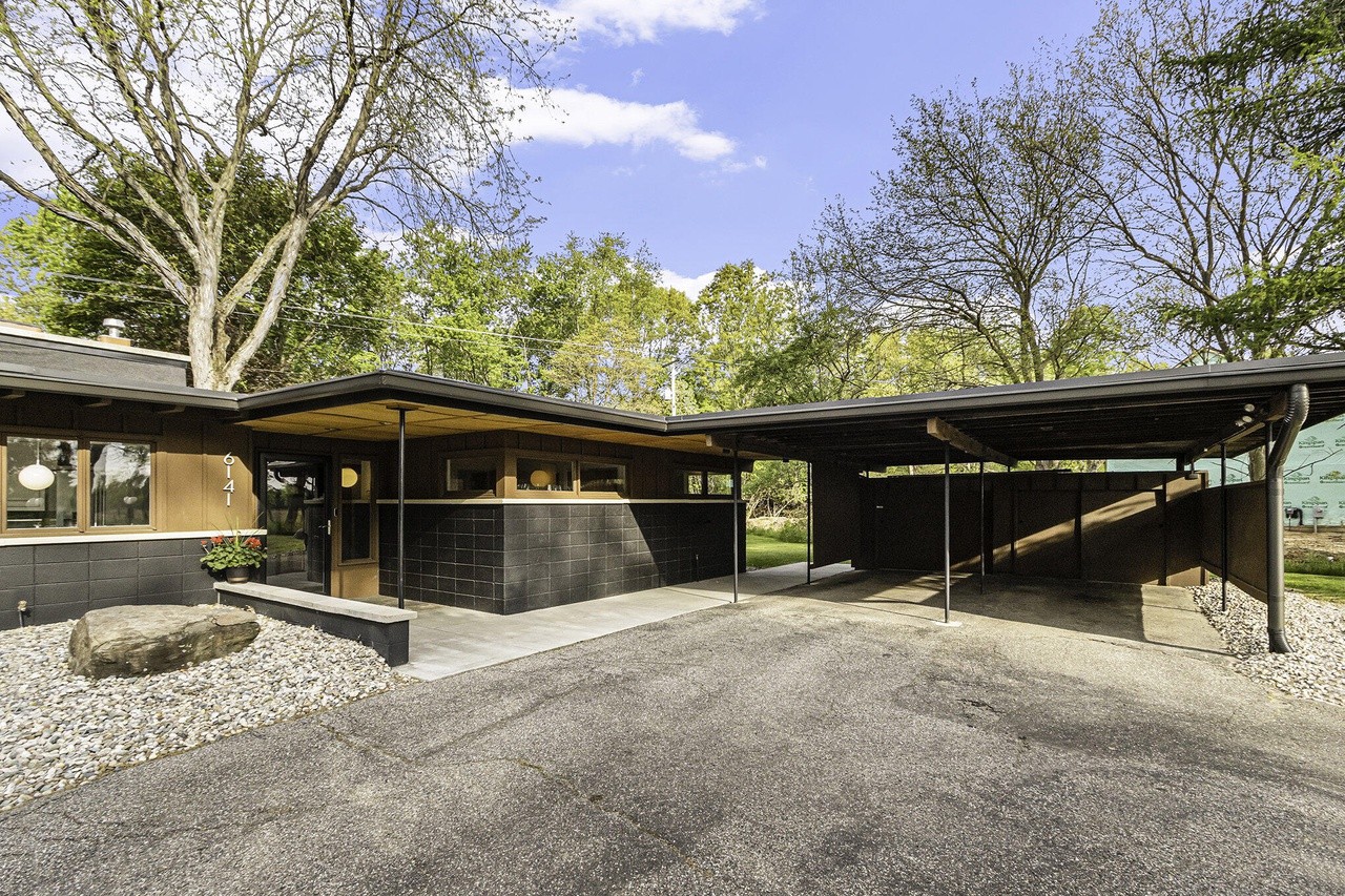 This Michigan mid-century modern home has gorgeous views inside and out [PHOTOS]