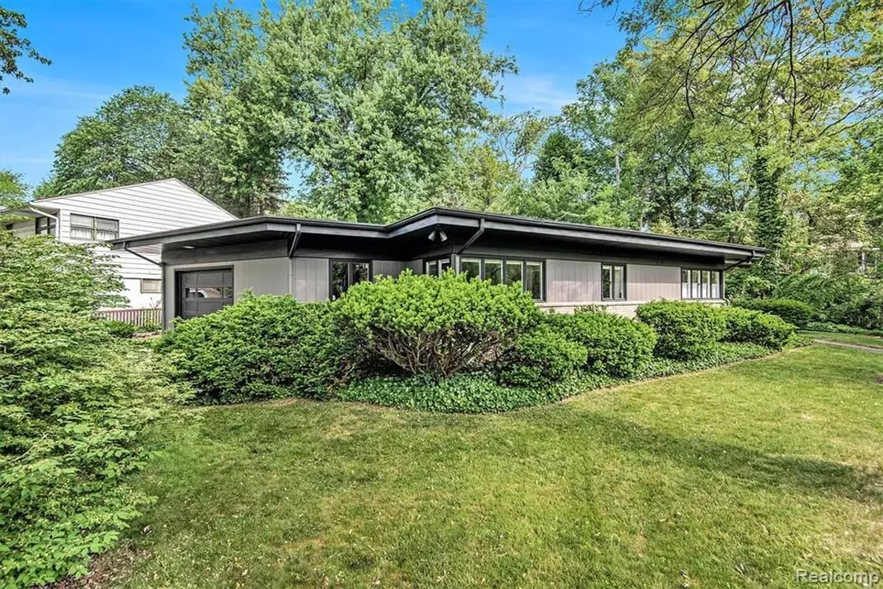 This Flint midcentury modern home got the makeover of the decade