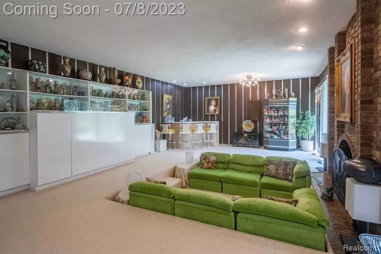 This Michigan house is a retro dream come true — and includes a