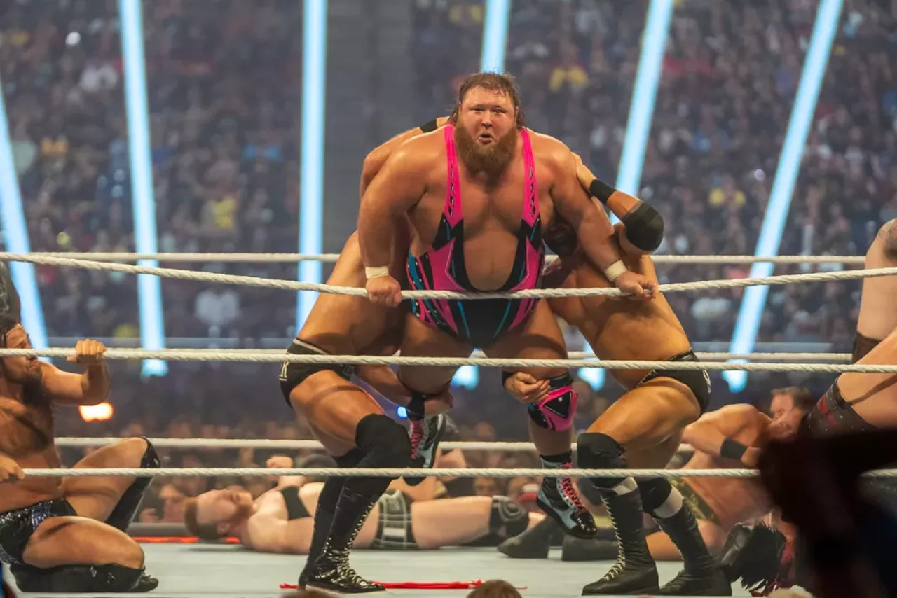 SummerSlam at Detroit's Ford Field; WWE superstars visit community