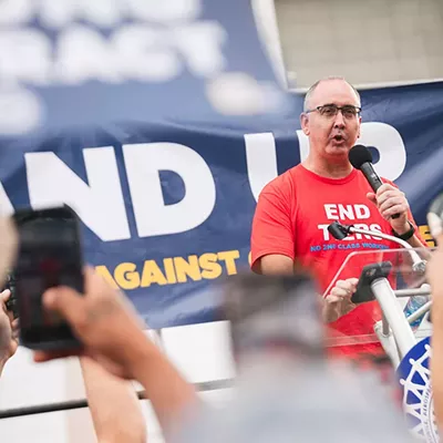 Image: UAW workers rally in support of historic strike in Detroit