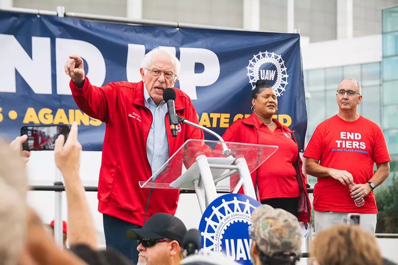 Image: UAW workers rally in support of historic strike in Detroit