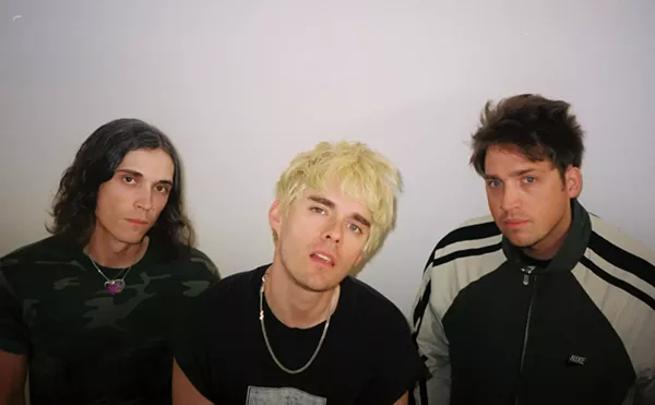 Image: Waterparks w/ Chloe Moriondo