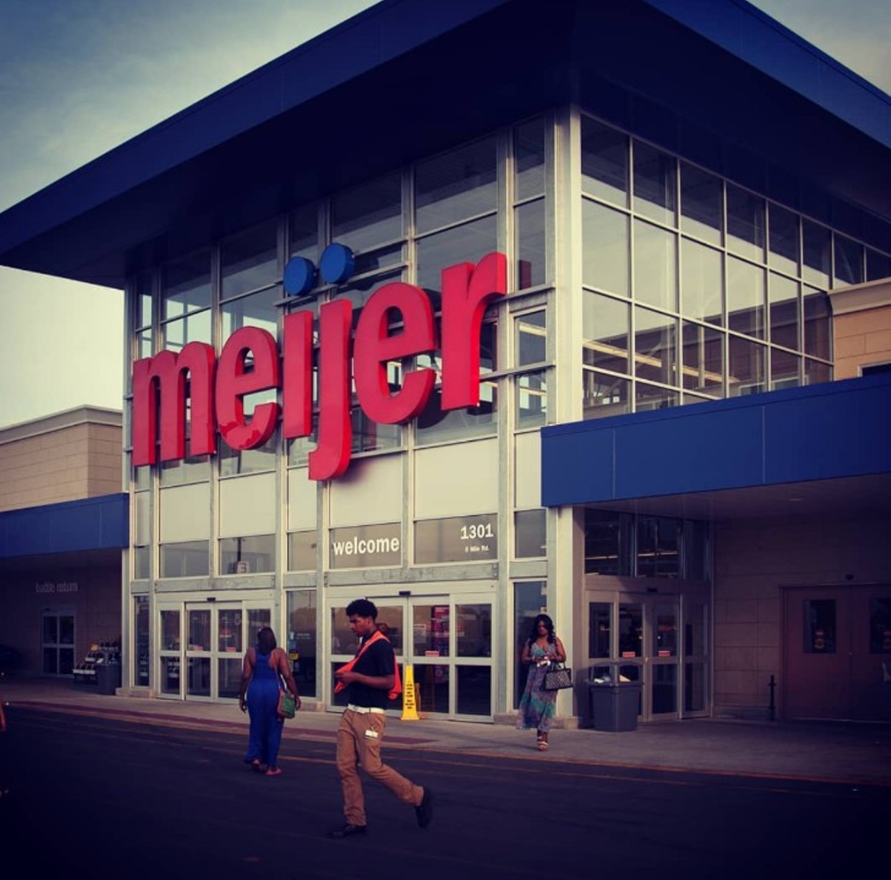 You put a possessive &#145;s&#146; on things
You need anything from Meijers?
Photo courtesy of @jobssearchcareers