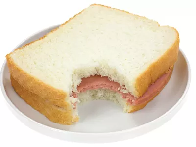 Image: What it’s like to actually eat the food in Oakland County Jail