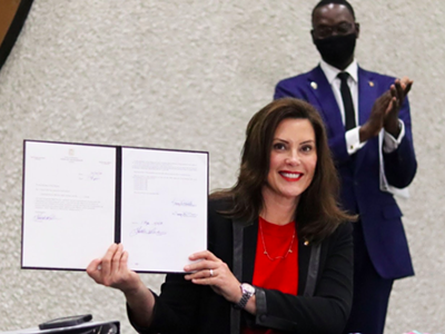Image: Whitmer signs ‘clean slate’ bill to expunge petty marijuana-related offenses from criminal records